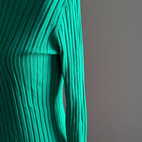 Green Ribbed Turtleneck Sweater - Picture 4 of 4